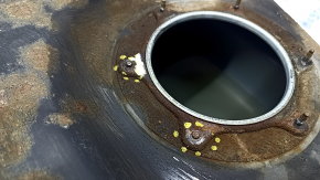 Mitsubishi Outlander 14-21 AWD fuel tank rusty, broken studs, broken connector