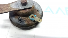 Left signal Mitsubishi Outlander 14-21 low, rusty
