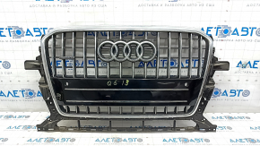 Radiator grill Audi Q5 8R 13-17 rest, gloss, chrome, chrome inserts, under parking sensors sand, crack, scratches