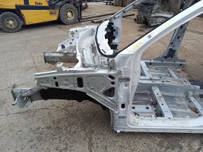 Front left quarter Mitsubishi Outlander 14-21 on the body, white