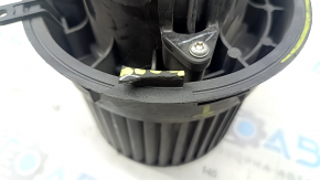 Motor fan heater Nissan Leaf 13-17 broken mount