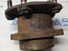 Rear left hub Subaru Forester 19-SK, rusty