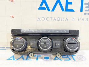 Climate control VW Passat b8 16-19 16- USA with heating, scratches on glass, chip