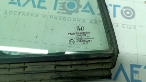 Door glass triangle with seal rear right Honda Accord 13-17 scratches