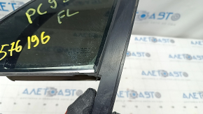Door glass triangle front left Porsche Cayenne 958 11-17 scratches