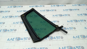 Door glass triangle rear left VW Tiguan 09-17 green tint, scratch, broken fastener