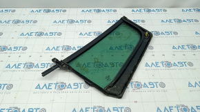 Door glass triangle rear right VW Tiguan 09-17 green tint, scratches, broken fastener