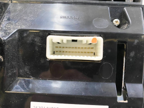 Control panel Infiniti Q50 14-16 under seat heating, scratches, dust under the screen