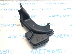 Air duct Nissan Rogue 14-20 on filter under clip, break latch