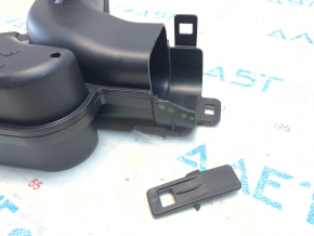 Air duct Nissan Rogue 14-20 on filter under clip, break latch