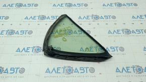 Door glass triangle with seal rear left Lexus CT200h 11-17 scratches