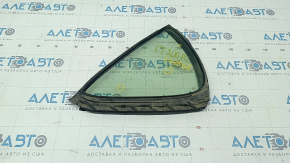 Door glass triangle with seal rear left Lexus CT200h 11-17 scratches