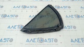 Door glass triangle with seal rear right Lexus CT200h 11-17 scratches