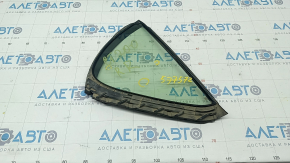 Door glass triangle with seal rear right Lexus CT200h 11-17 scratches