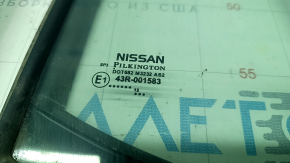 Nissan Leaf 11-12 right triangle door window with seal