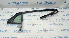 Rear left glass seal with triangle Chevrolet Volt 16 - molding deformed