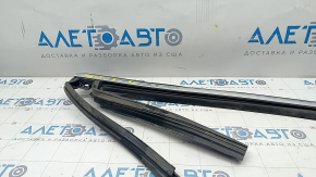 Rear left glass seal with triangle Chevrolet Volt 16 - molding deformed