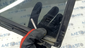 Toyota Highlander 2001-2007 rear right triangle door glass