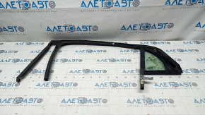 Rear right glass seal with triangle Chevrolet Volt 16 - missing molding, scratches