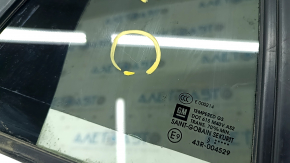 Rear right glass seal with triangle Chevrolet Volt 16 - molding and guide are deformed, scratches