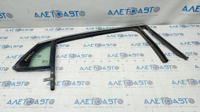 Rear right glass seal with triangle Chevrolet Volt 16 - dented molding
