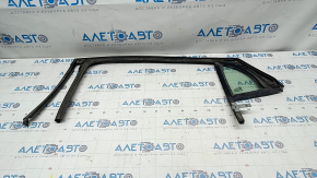 Rear right glass seal with triangle Chevrolet Volt 16 - dented molding