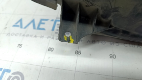 Front right mudguard front part Mercedes W211 rwd, crack in fastening