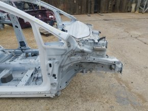 Front right quarter Ford C-max MK2 13-18 on the body, white