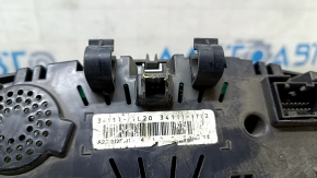 Instrument cluster Suzuki Kizashi 10-15 scratches, broken mount