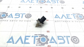 Fuel pressure sensor Mercedes W213 E 300/400/450/43/63 17-21 on the fuel rail
