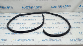Rear left door seal for Mazda3 03-09 HB