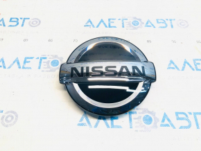 Nissan Rogue 21-22 grille emblem