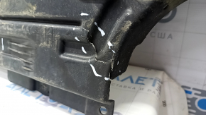 Right underbody protection Mercedes W213 E 17-23 cracks, fractures