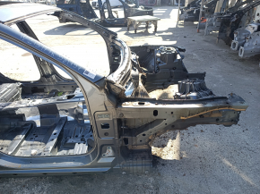 Front right quarter Mercedes W213 E 17-23 on the body, graphite