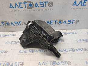 Air filter housing Toyota Prius V 12-17 complete, crack