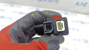 USB Hub, AUX Nissan Versa Note 13-19 scratch