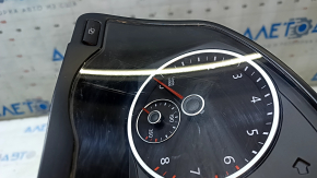 Instrument cluster VW Tiguan 09-17 usa scratches, missing body fragment