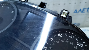 Instrument cluster VW Tiguan 18-21 SE, 61k, broken mount, scratches
