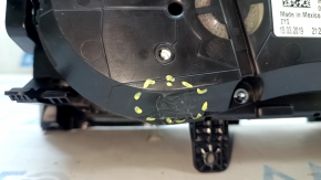 Instrument cluster VW Jetta 19-20 manual transmission 19k broken fasteners, dented housing, scratches