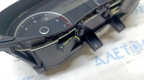 Instrument cluster VW Passat b7 12-12 USA 128k scratches, broken mount