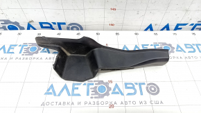 Left wiper grille seal Honda CRV 17-22 crack in mount, mount is dented