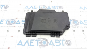 Cover of the left fuse box under the hood Mercedes C-class W205 15-21