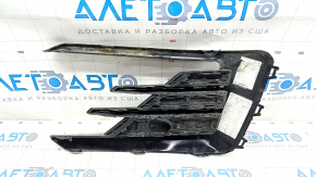 Front bumper grille side left VW Passat b8 16-19 USA R-Line, cracks, broken fasteners, sand