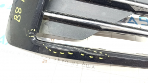 Front bumper grille side right VW Passat b8 16-19 USA R-Line, broken, broken fasteners, scratched, sand