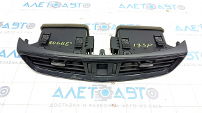 Air duct deflector dashboard center Nissan Rogue Sport 17-19 black, paint peeled off