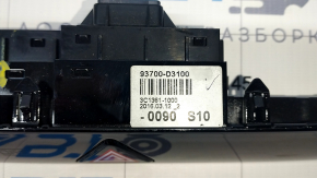 Panel of the hazard button Hyundai Tucson 16-21 broken fasteners, scratches