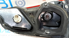 Light inside trunk lid left Nissan Rogue Sport 17-19 scratches
