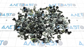 Nissan Rogue Sport 17-19 interior hardware incomplete