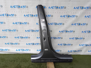 The central right body pillar of Volvo XC90 16-23 is sawn off