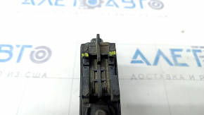 Headlight mounting bracket lower left Ford Edge 15 - broken fasteners
